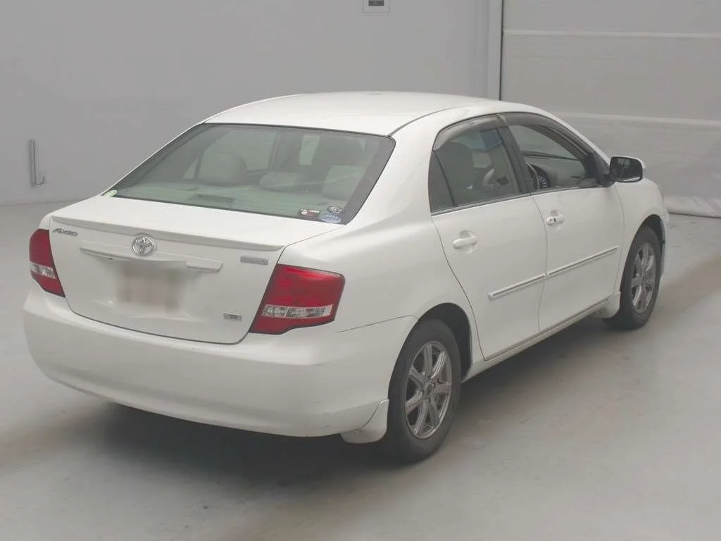 Toyota Corolla Axio  с аукциона в Японии