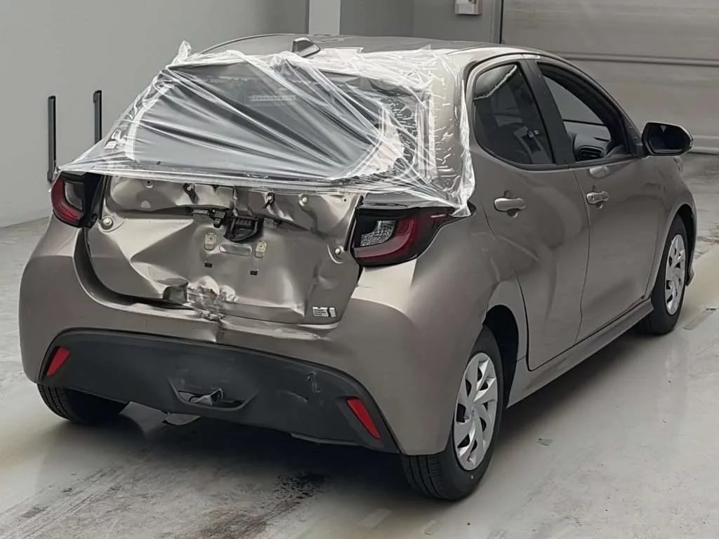 Toyota Yaris  с аукциона в Японии