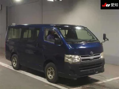TOYOTA REGIUS VAN