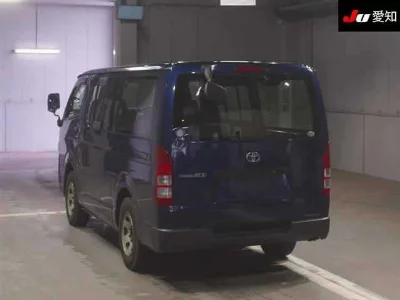 TOYOTA REGIUS VAN