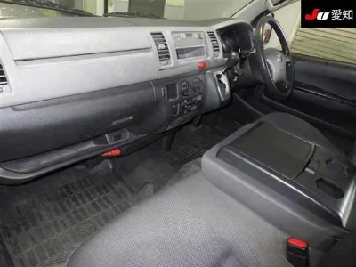 TOYOTA REGIUS VAN