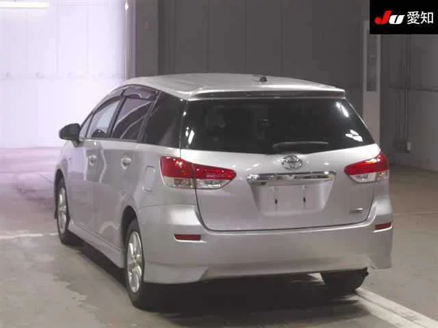 Toyota Wish  с аукциона в Японии