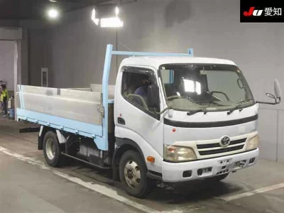 TOYOTA DYNA TRUCK