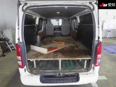 TOYOTA REGIUS VAN