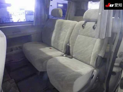 TOYOTA HIACE REGIUS