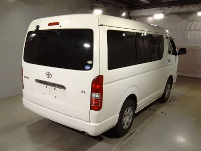 TOYOTA HIACE WAGON