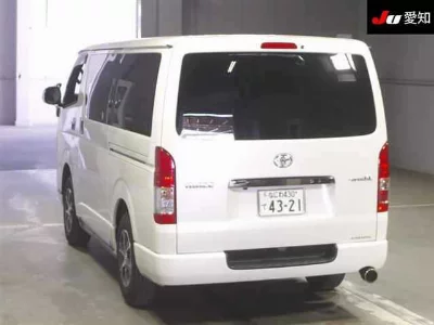 TOYOTA HIACE VAN