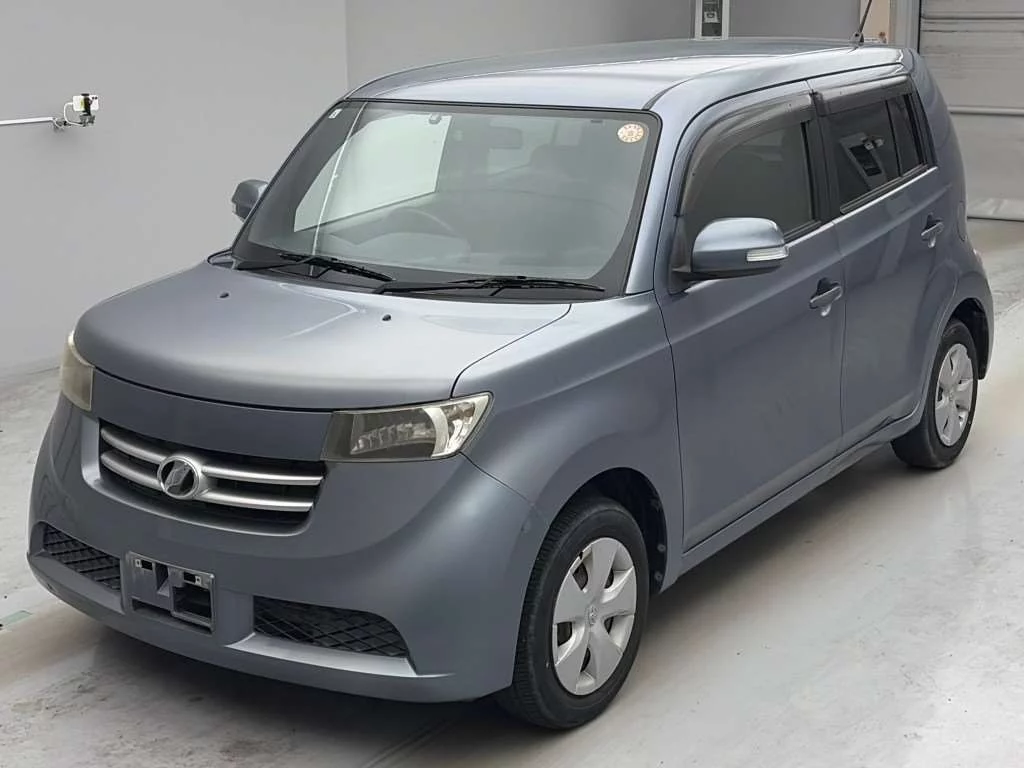 Toyota bB  с аукциона в Японии