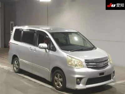 TOYOTA NOAH