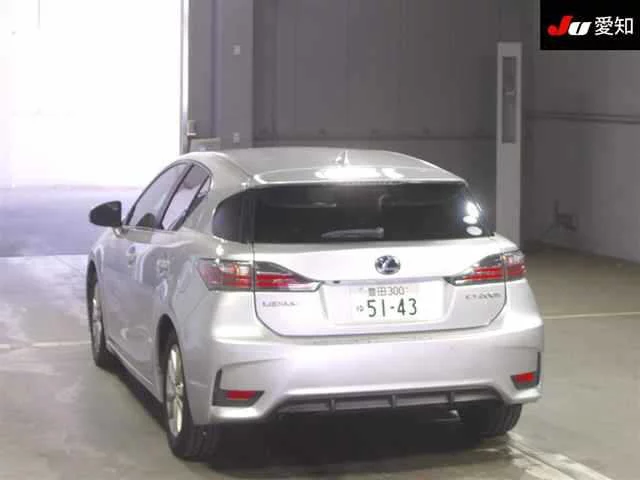 Lexus CT200h  с аукциона в Японии