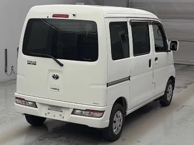 TOYOTA PIXIS VAN