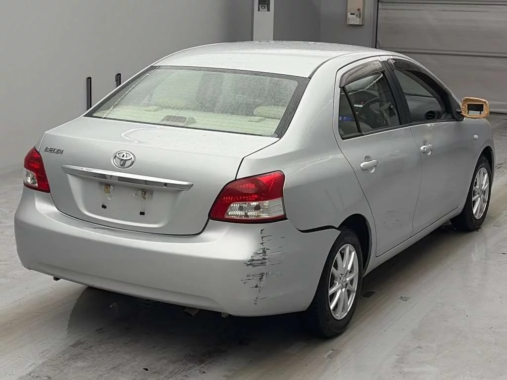 Toyota Belta  с аукциона в Японии
