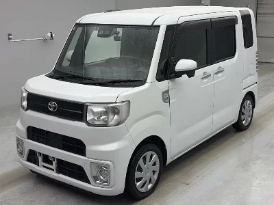 Toyota Pixis Mega