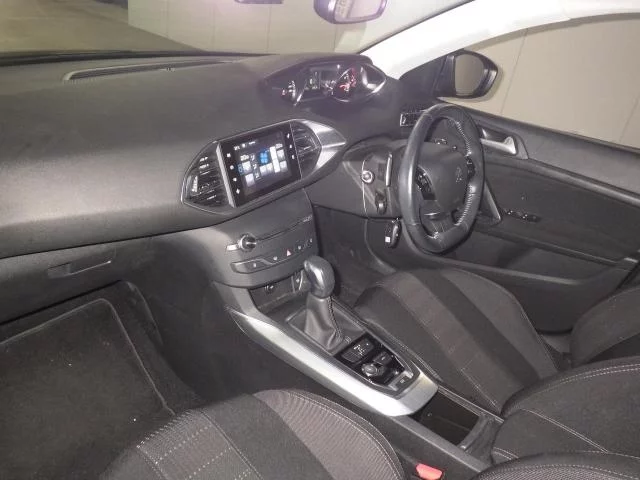 Peugeot 308  с аукциона в Японии