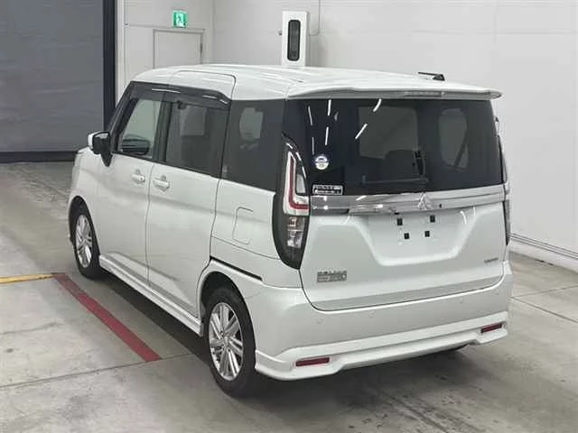 Mitsubishi Delica D:2  с аукциона в Японии