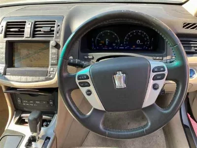TOYOTA CROWN HYBRID