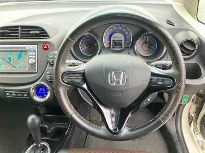 HONDA FIT SHUTTLE HYBRID