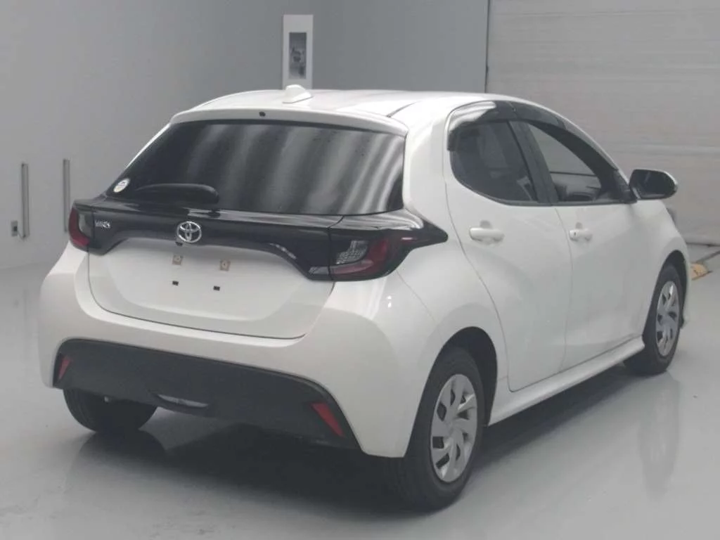 Toyota Yaris  с аукциона в Японии