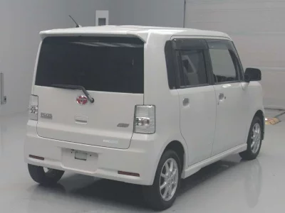 Toyota Pixis Space