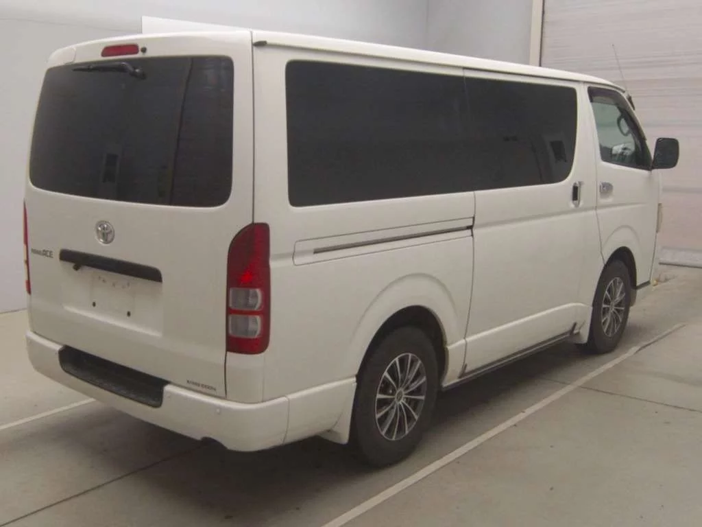 Toyota RegiusAce  с аукциона в Японии