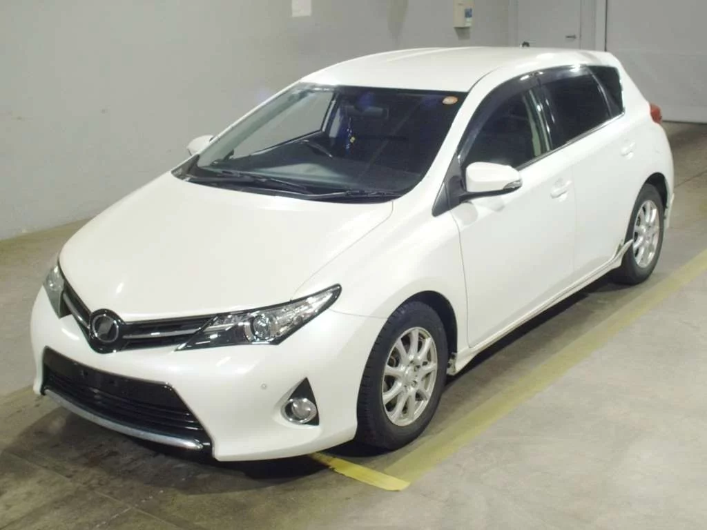 Toyota Auris  с аукциона в Японии