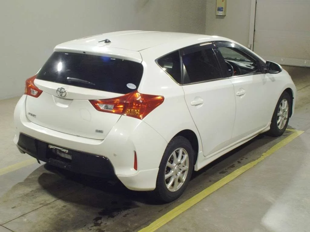Toyota Auris  с аукциона в Японии