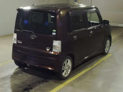 Toyota Pixis Space