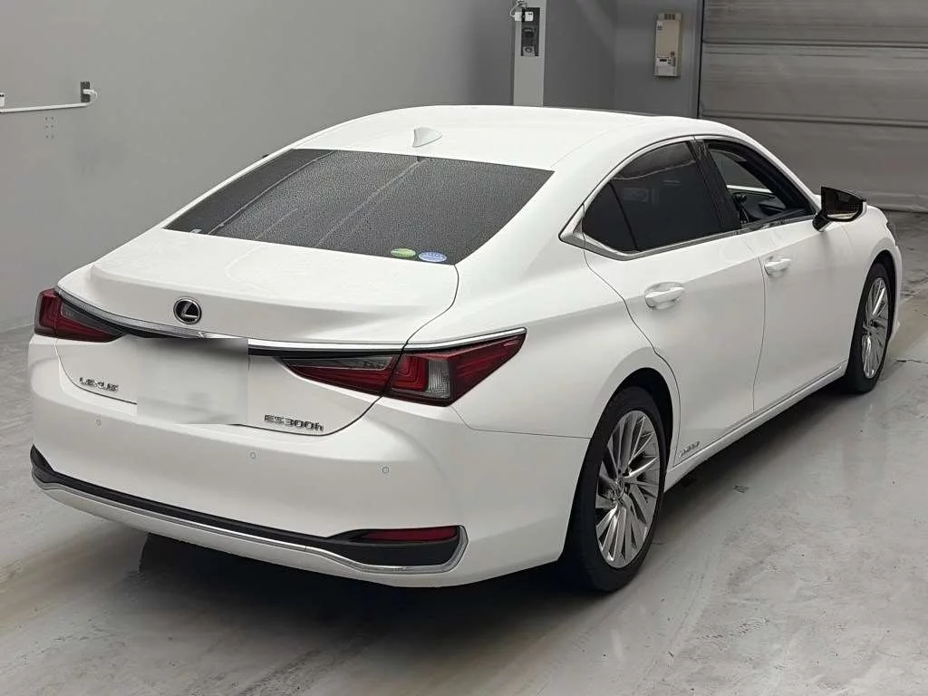 Lexus ES300h  с аукциона в Японии