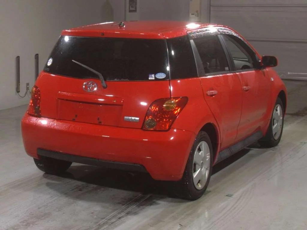 Toyota Ist  с аукциона в Японии