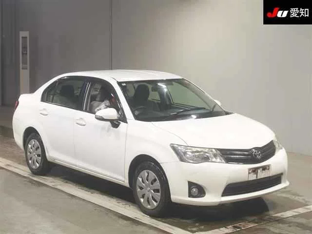 Toyota Corolla Axio  с аукциона в Японии