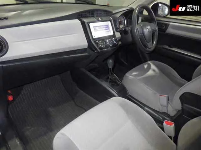 Toyota Corolla Axio  с аукциона в Японии