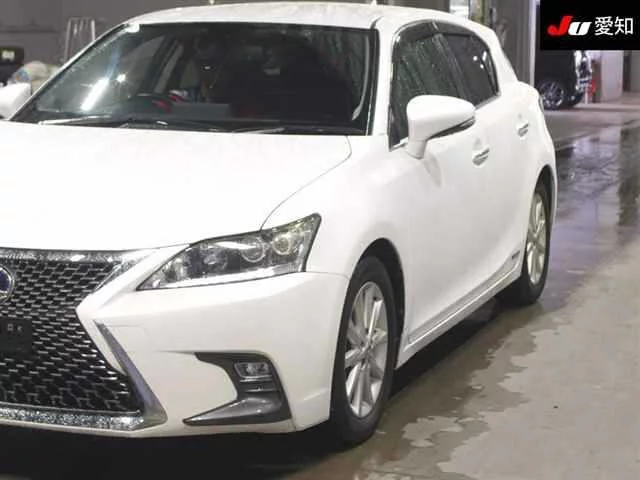 Lexus CT200h  с аукциона в Японии