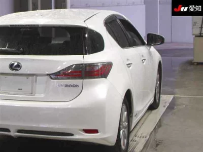 Lexus CT200h