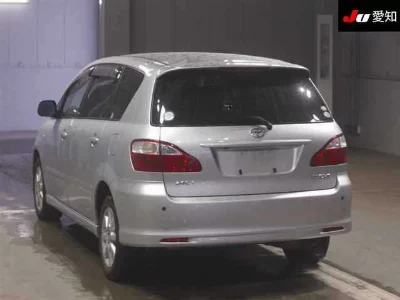 Toyota Ipsum