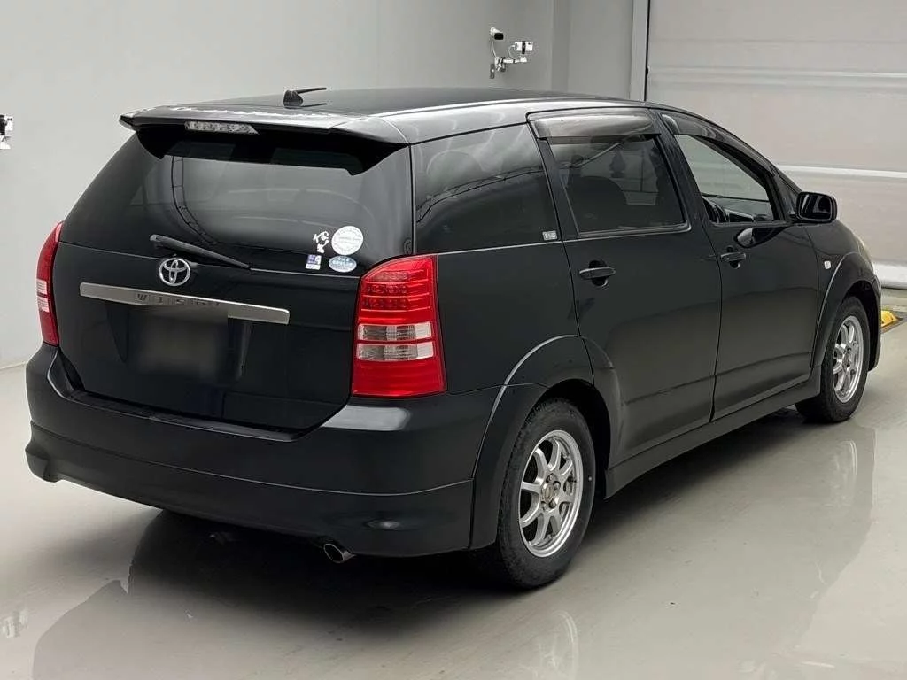 Toyota Wish  с аукциона в Японии