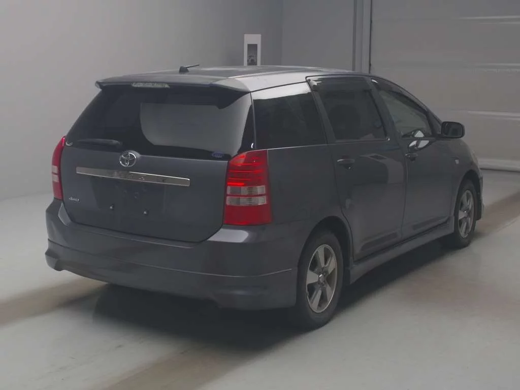 Toyota Wish  с аукциона в Японии