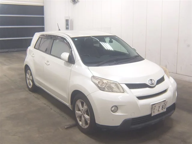 Toyota Ist  с аукциона в Японии