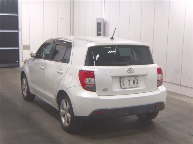 Toyota Ist  с аукциона в Японии