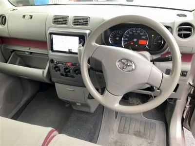 Toyota Pixis Space