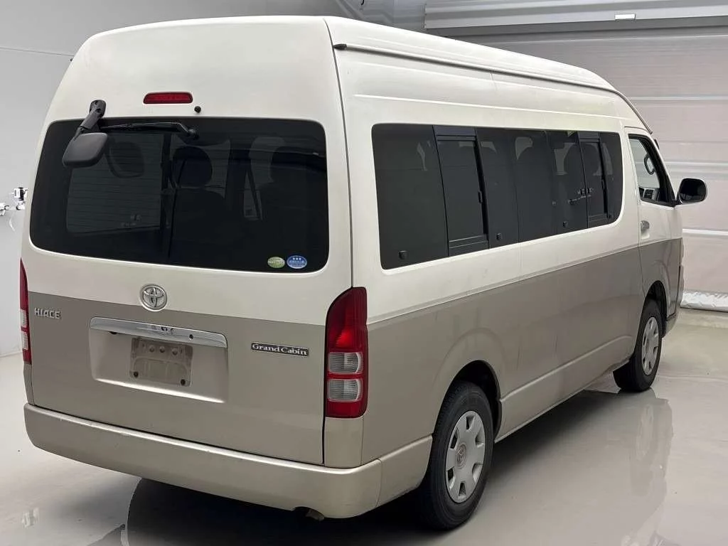 Toyota HiAce  с аукциона в Японии