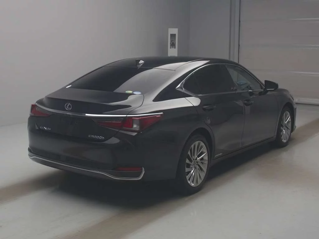 Lexus ES300h  с аукциона в Японии