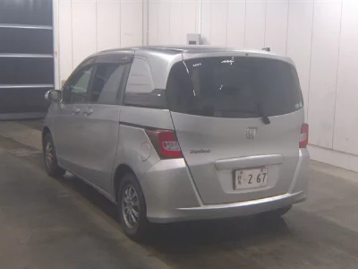 Honda Freed Spike