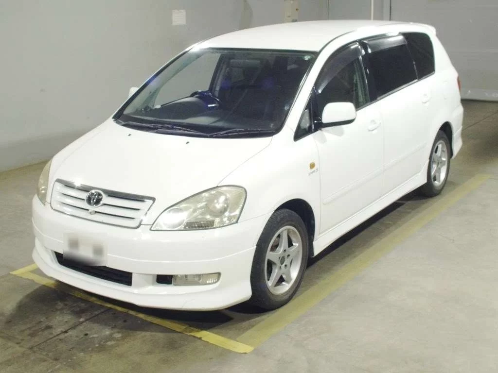 Toyota Ipsum  с аукциона в Японии