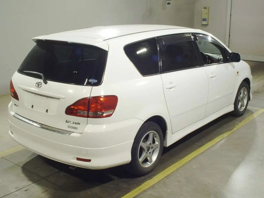 Toyota Ipsum  с аукциона в Японии