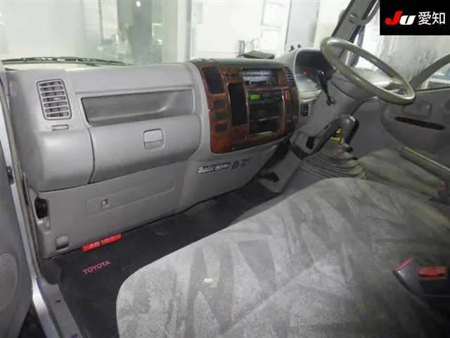 Toyota ToyoAce  с аукциона в Японии