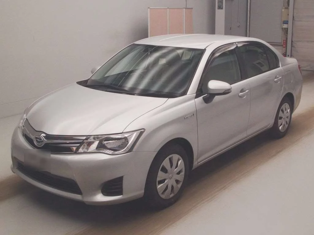 Toyota Corolla Axio  с аукциона в Японии