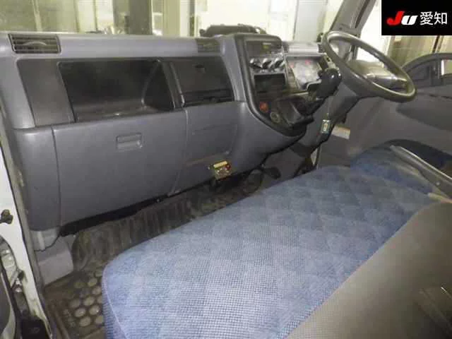 Mitsubishi Fuso Canter  с аукциона в Японии