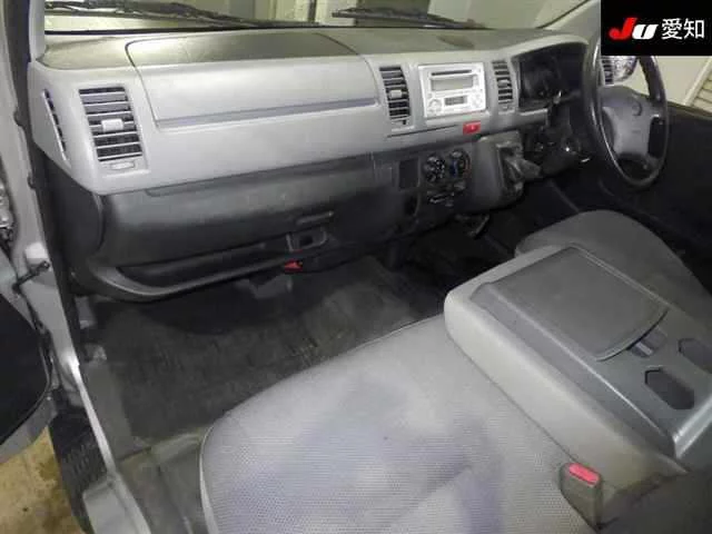 Toyota RegiusAce  с аукциона в Японии