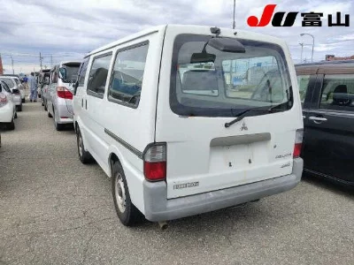 Mitsubishi Delica Van