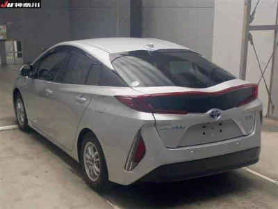 Toyota Prius PHV